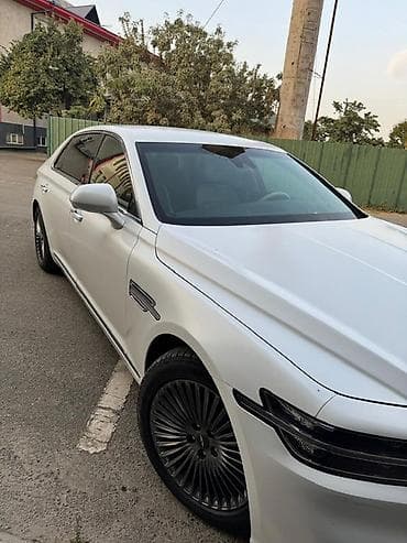 bmw e90: Белый представительский седан бизнес-класса. Кузов и дизайн: - — 3