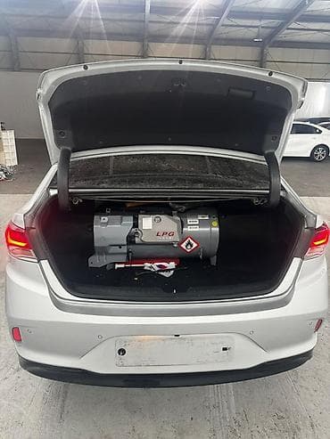 santa fe 4: Hyundai Sonata: 2022 г., 2 л, Автомат, Газ, Седан — 9