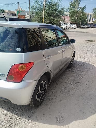 Toyota Ist: 2004 г., 1.3 л, Автомат, Бензин, Хэтчбэк — 4