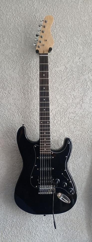 Электрогитара форм‑фактора Stratocaster, черный глянец - Корпус