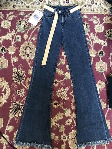 mind error jeans: Джинсы клёш из плотного денима темно-синего цвета. Особенности: - — 1
