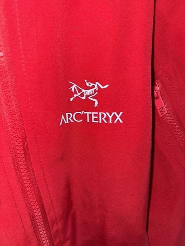 сумка гаярд: Куртка Arc’teryx, красная, с капюшоном Новая❗️❗️❗️|качество фотографий — 2