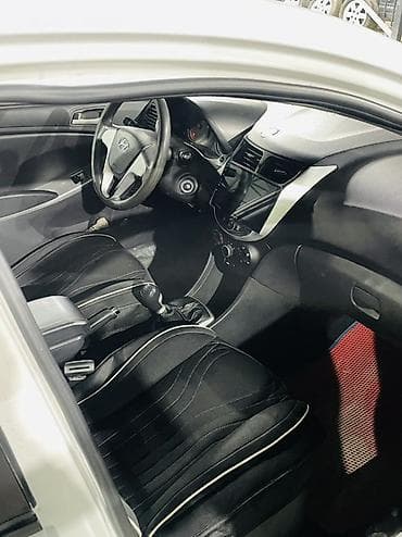 yamaha r7: Hyundai Solaris: 2011 г., Ручные, Бензин, Седан — 7