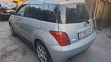 Продажа авто: Toyota Ist: 2003 г., 1.3 л, Автомат, Бензин, Хэтчбэк — 2