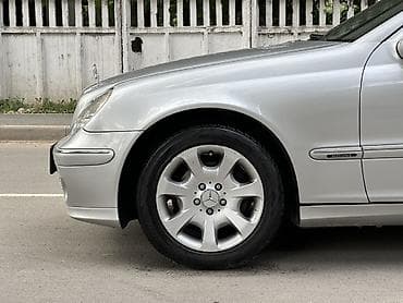 c class w204: Mercedes-Benz C-Class: 2002 г., Бензин, Седан — 3