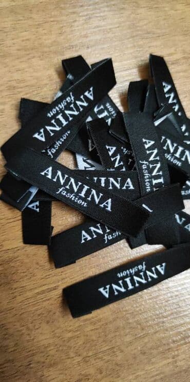 вышивка вишивка вышывка вишывка вышивалка вышивальная вышывалная вышивалный вышивальный вышывалка вышивальный вышивалный вышивальная: Жаккардовые этикетки, и основа и логотип вышиваются нитями, главное — 16