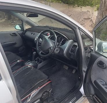 фит продаже: Honda Fit: 2002 г., 1.3 л, Вариатор, Бензин — 5