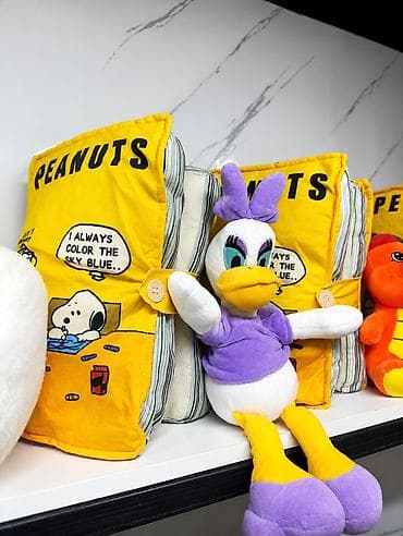 Игрушки: Мягкая игрушка-утка Daisy Duck + декоративная подушка-комикс Peanuts — 1