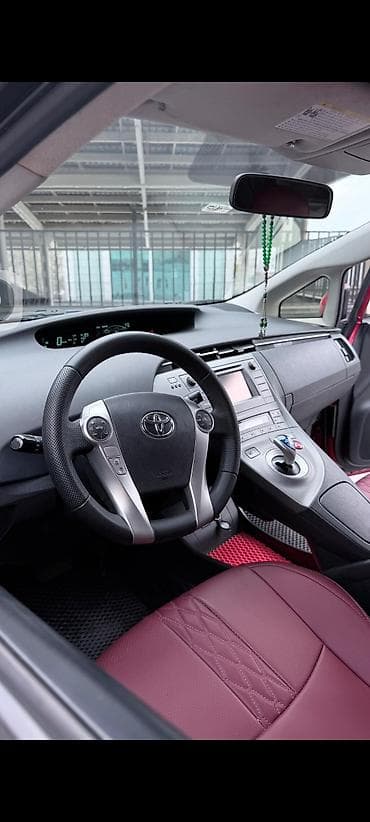 Продажа авто: Toyota Prius: 2015 г., 1.8 л, Автомат, Гибрид, Хэтчбэк — 10