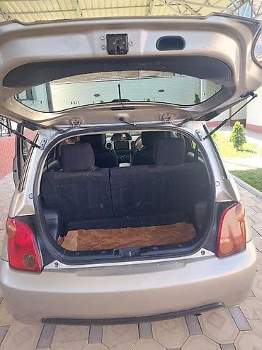 дверь спарк: Toyota Ist: 2003 г., 1.5 л, Хэтчбэк — 2
