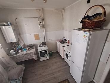 долгосрочная аренда домов в бишкеке: 2-комнаталуу квартирадан 1-комнатасы эркек кишиге берилет, бардык — 3