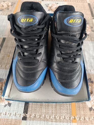 Красовки кожанные. В отличном состоянии👍 Одевали пару раз. Утеплённые