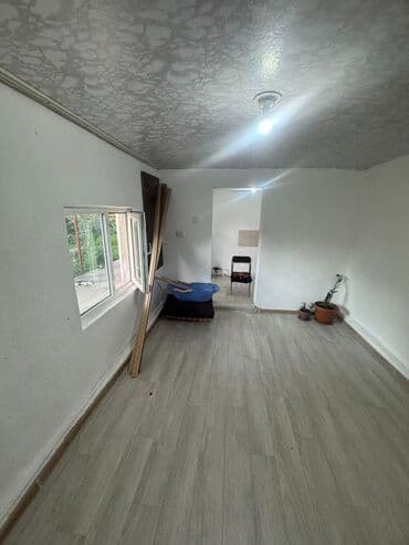 сдаю дом времянка: 20 м², 1 комната, Забор, огорожен — 4