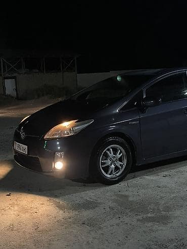 Унаа: Toyota Prius: 2010 г., 1.8 л, Вариатор, Гибрид, Хетчбек — 2