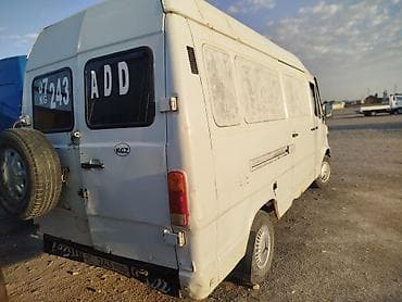 ступенька на спринтер: Mercedes-Benz : 1990 г., 3 л, Фургон — 2