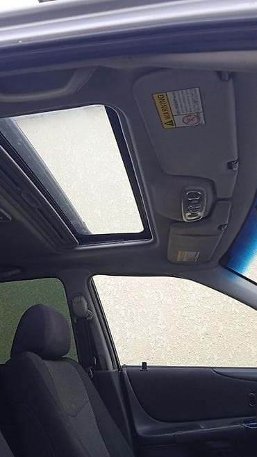 лобовое мазда: Mazda Protege: 2002 г., 2 л, Автомат, Бензин, Универсал — 8