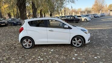 дешовая машина: Chevrolet Spark: 2015 г., 1 л, Автомат, Бензин, Хэтчбэк — 4