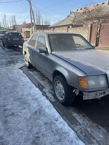 Mercedes-Benz W124: 1988 г., Бензин, Седан
