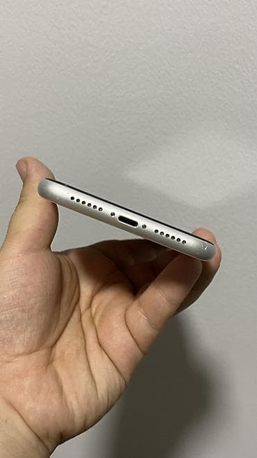 бэушный айфон 4: IPhone Xr, Б/у, 64 ГБ, Белый, Чехол, 81 % — 4