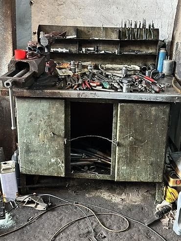 Даяр бизнес: Тиски слесарные массивные + металлический верстак с тумбами Описание — 4