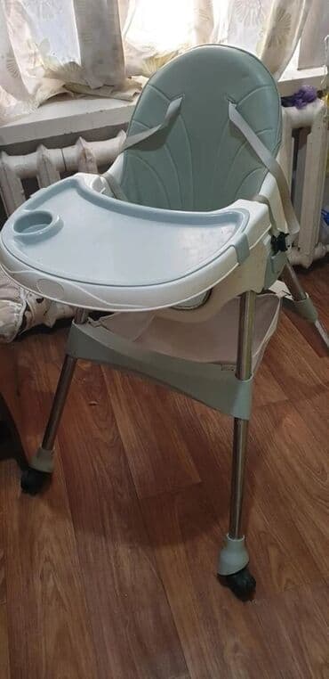 машинка для животных: Продаю хороший стульчик для кормления, использовался мало, состояние — 1