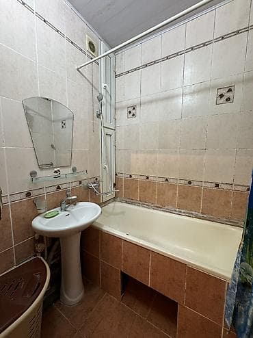 продаю квартиру 2: 3 комнаты, 61 м², 106 серия, 2 этаж, Старый ремонт — 5
