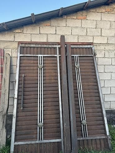 двери бу продаю: Металлические распашные ворота с декоративными элементами - Комплект — 3