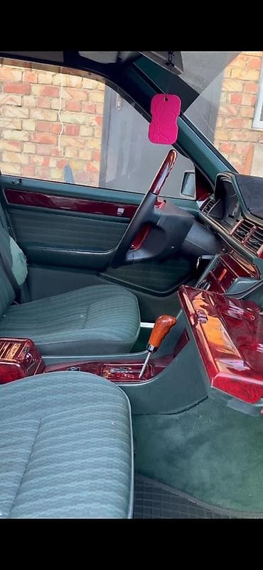 124 салон: Mercedes-Benz W124: 1992 г., 2 л, Автомат, Бензин, Седан — 7