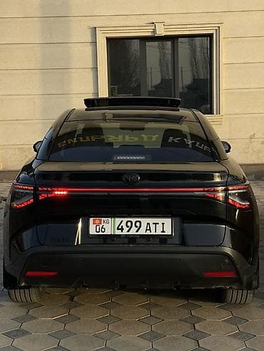 srv 2: Toyota bZ3: 2025 г., Электромобиль, Седан — 2