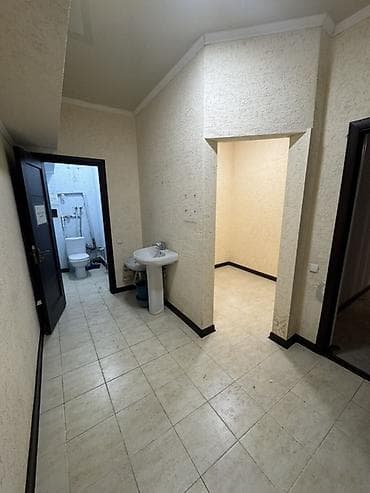 обменный пункт: Продаётся коммерческое помещение !! Цокольный этаж с отдельным входом — 8