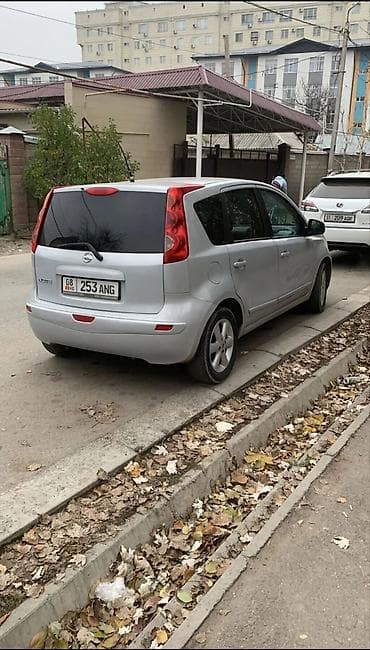 ваз 21015: Nissan Note: 2008 г., 1.4 л, Механика, Бензин, Хэтчбэк — 4