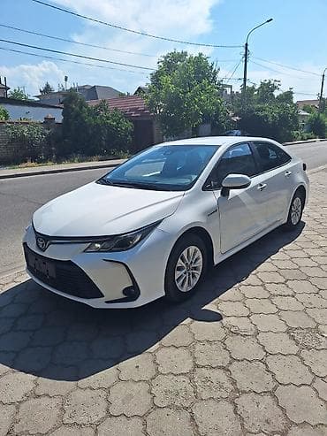 e2 byd: Toyota Corolla: 2022 г., 1.8 л, Вариатор, Гибрид, Седан — 2
