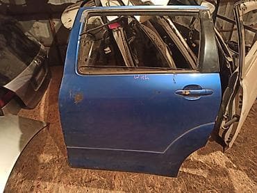 wish: Задняя левая Toyota, Б/у, Оригинал — 1