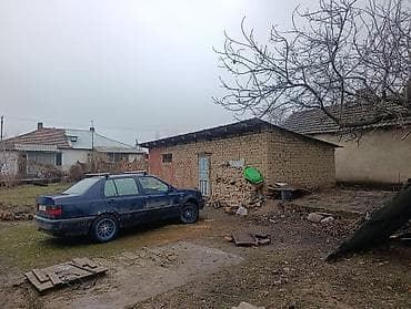 дома в пишпеке: Продаётся одноэтажный частный дом с участком и воротами. участок 7 — 9