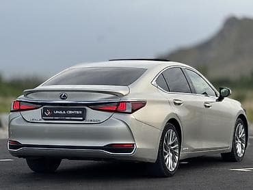 манипулятор цены: Lexus ES: 2018 г., 2.5 л, Вариатор, Гибрид, Седан — 7