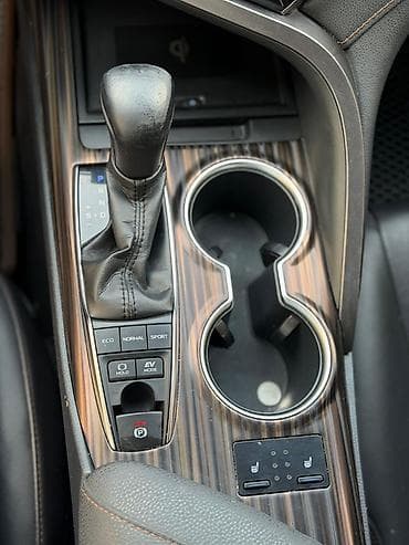 19: Toyota Camry: 2019 г., 2.5 л, Автомат, Гибрид, Седан — 9