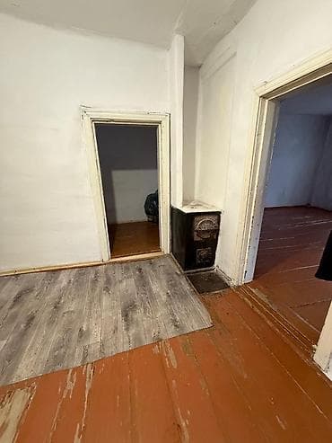 Үйлөр: Продаеться Дом верхней части г.Кара Балта.Район почтовый — 4