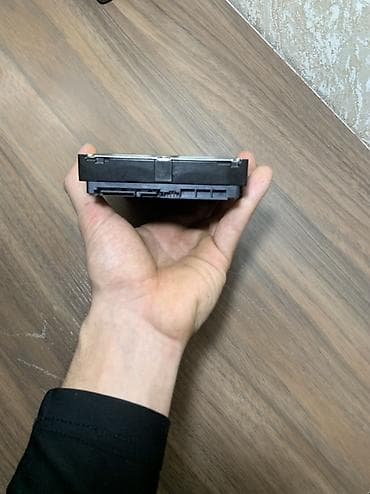 Электрондук китептер: Маалымат алып жүрүүчү, Колдонулган, Seagate, HDD, 1 ТБ, 3.5", ПК үчүн — 3