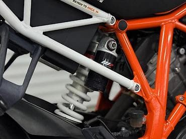 мотоцикл дукати монстр: KTM Super Duke 1290 R Год 2016 Объем 1301 см3 Цвет оранжевый / черный — 3