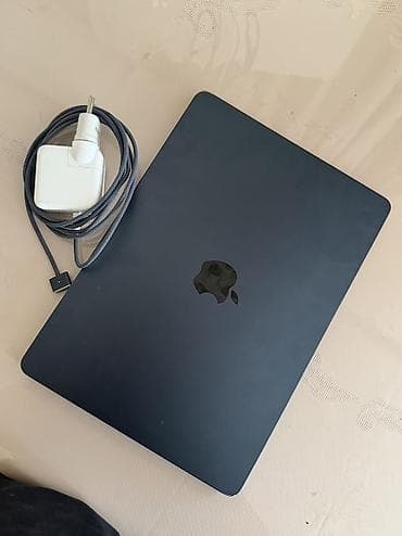 MacBook Air 13.6 M2 2022 8/256GB Midnight АКБ 95% 90циклов всего