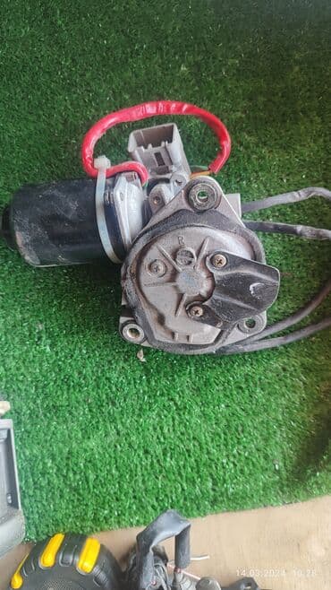 авторазбор митсубиси спейс стар: Моторчик боковой двери правый на Тойота альфард 6 — 2