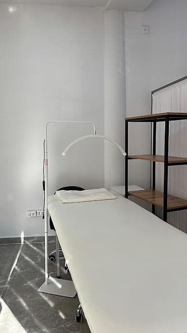 требуется парихмахер: Аренда кабинетов в салонах красоты, 28 м², Для визажиста — 1