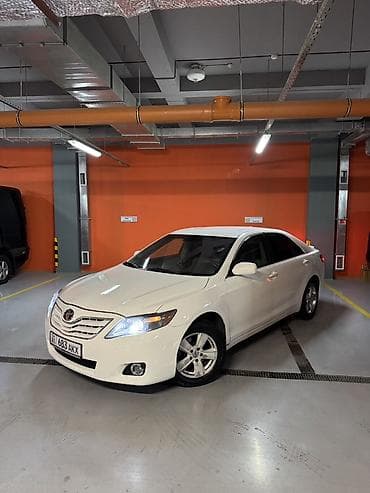 2011: Toyota Camry: 2011 г., 2.5 л, Бензин, Седан — 3