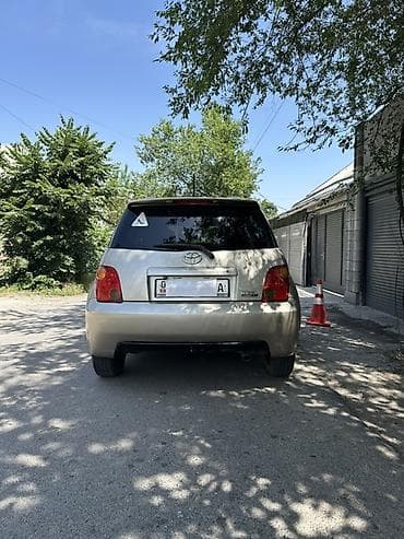 Toyota Ist: 2003 г., 1.5 л, Автомат, Бензин, Хэтчбэк — 7