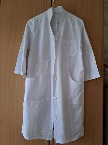 lab coat: Белый медицинский халат - Прямой крой до колена - Застёжка на 4 — 1