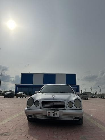 Mercedes-Benz E-Class: 1997 г., 2 л, Ручные, Бензин, Седан