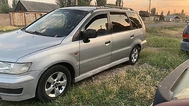 Mitsubishi Space Wagon: 1999 г., 2.4 л, Механика, Бензин, Минивэн
