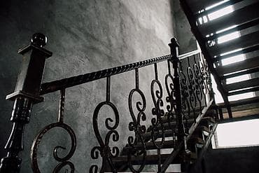 Үйлөрдү сатуу: 📍Биримдик куттан🏠эки кабаттуу кызыл кирпичтен үй сатылат. Үй эки — 6