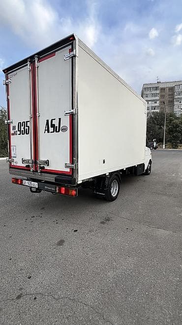 Жеңил жүк ташуучу унаа, Mercedes-Benz, Стандарт, 2 т, Колдонулган — 3