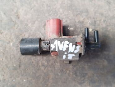 Toyota Avensis 2004, пневмоклапан Тоета Авенсис 2004. Пневмаклапан на